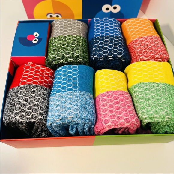 Bombas Unisex Sesame Street Limited Edition Crew Socks - Picture 2 of 7